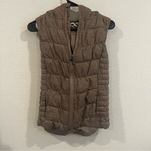 Be by Blanc Noir brown space dye puffer vest size small hooded zipper front